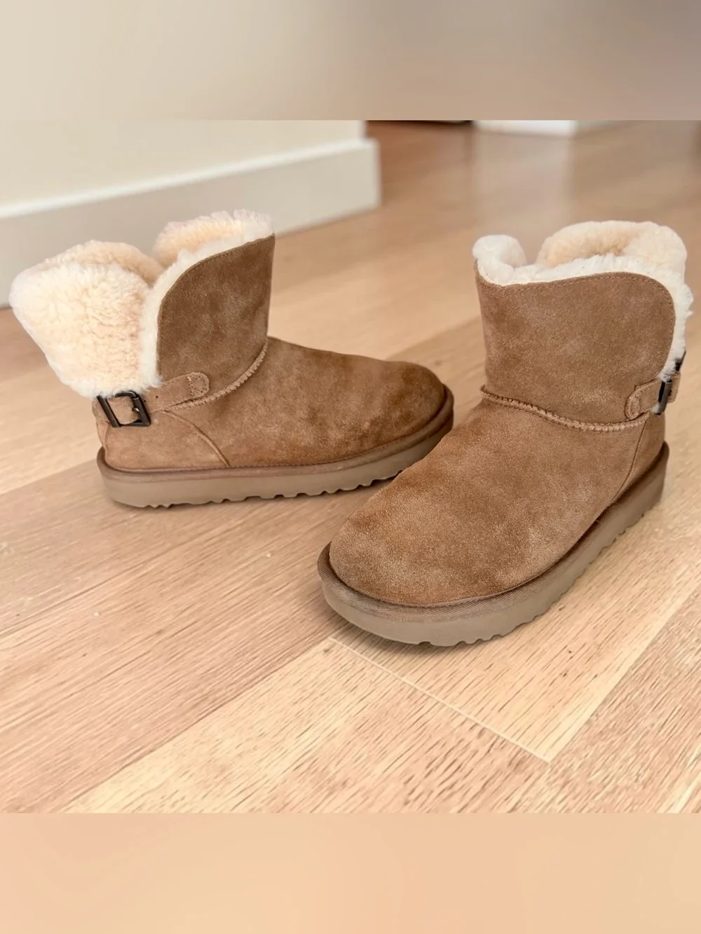 UGG Karel Mini Buckle Boot Chestnut Suede Shearling Lined Booties Women’s 7
